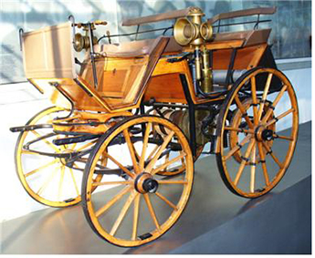고틀리프 다임러와 빌헬름 마이바흐가 개발한 4륜 마차