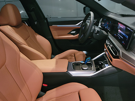 BMW i4 전기차 비엠더블유 아이포 자동차시트 메모리시스템 열선시트 통풍시트