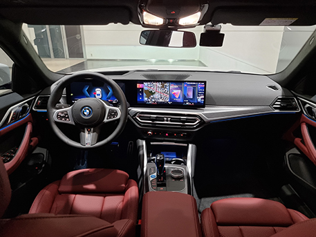 BMW i4 전기차 비엠더블유 아이포 자동차내장 차체내장 자동차실내 자동차인테리어 인테리어 운전석 동승석 조수석