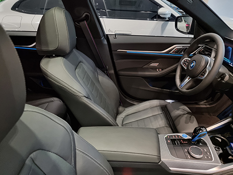 BMW i4 전기차 비엠더블유 아이포 자동차시트 메모리시스템 열선시트 통풍시트