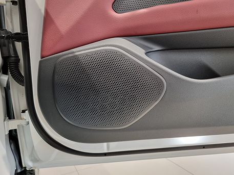 BMW i4 전기차 비엠더블유 아이포 도어 앞문 도어트림