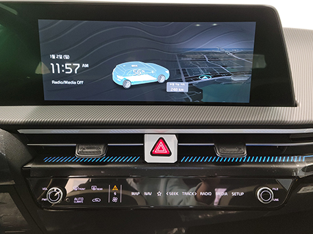 전기차 기아 이브이식스 KIA EV6 모니터 센터페시아 인스트루먼트보드 내비게이션 네비게이션 디스플레이 인포테인먼트 공조전환