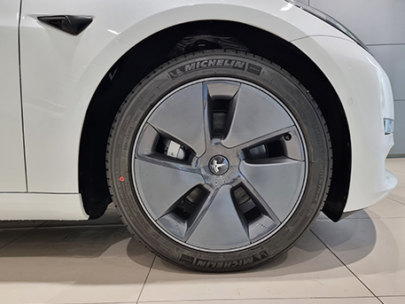 전기차 테슬라 모델3 Tesla Model3 휠 타이어 바퀴 미쉐린